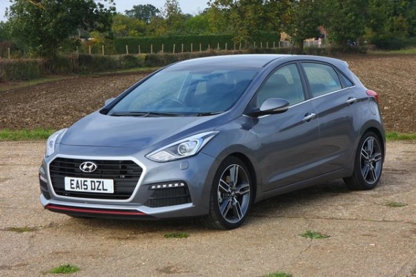 В Южна Корея дуото Hyundai Accent - Kia Rio остарява и се очаква Hyundai да замени и двата модела, поне на основните пазари, през следващата година. Освен това в Европа Hyundai i30 ще навърши 7 години през септември 2023 г. и като ключов модел със сигурност ще види пряк наследник.